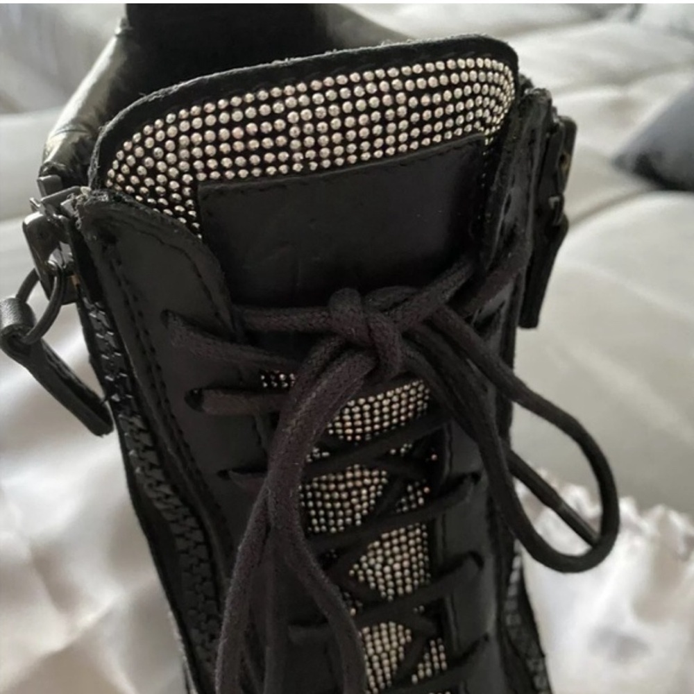 Giuseppe Zanotti Black and Silver Lace Up Boots with High-Top Design - Picture 3 of 6